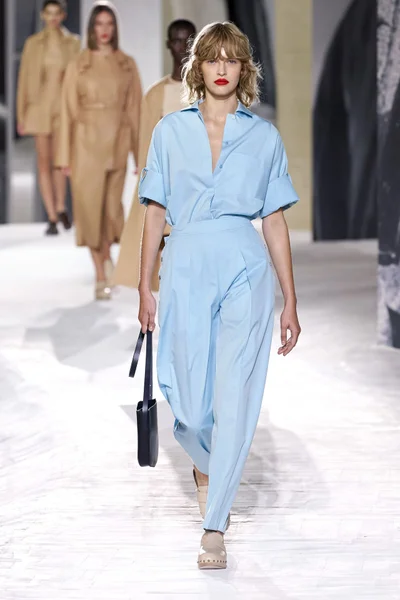 Look 2
